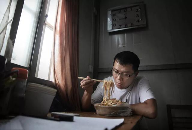 张海超开胸验肺之后|没有新生,只有更残酷的生活