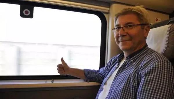 高铁为什么不用安全带?原因竟然是……