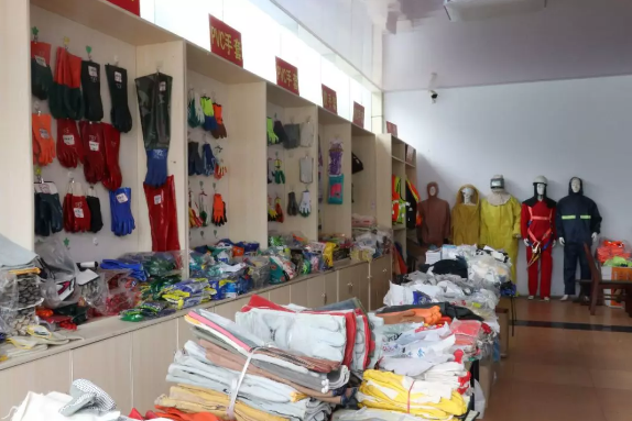 1561968729111413.png 店.png